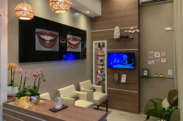 1.clinica-de-dentista-gaudio-odontologia-sia